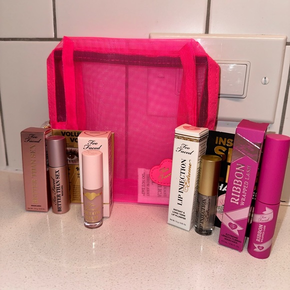 Too Faced Exclusive Limited Edition 5Pc Make-up Set - Picture 4 of 9